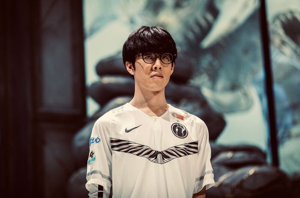 卫兰斯将代 卫兰斯将代