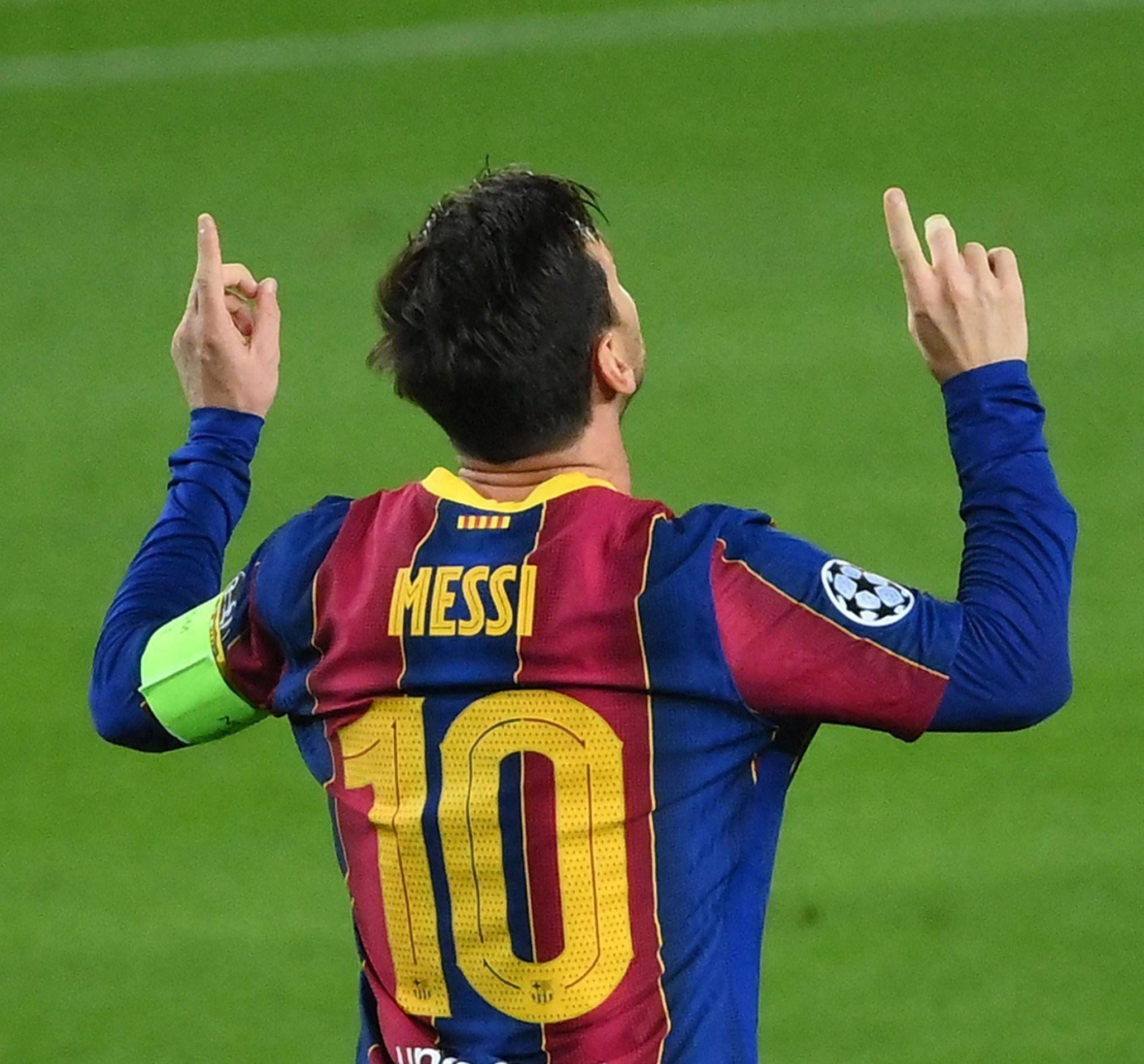 还在进攻端 还在进攻端